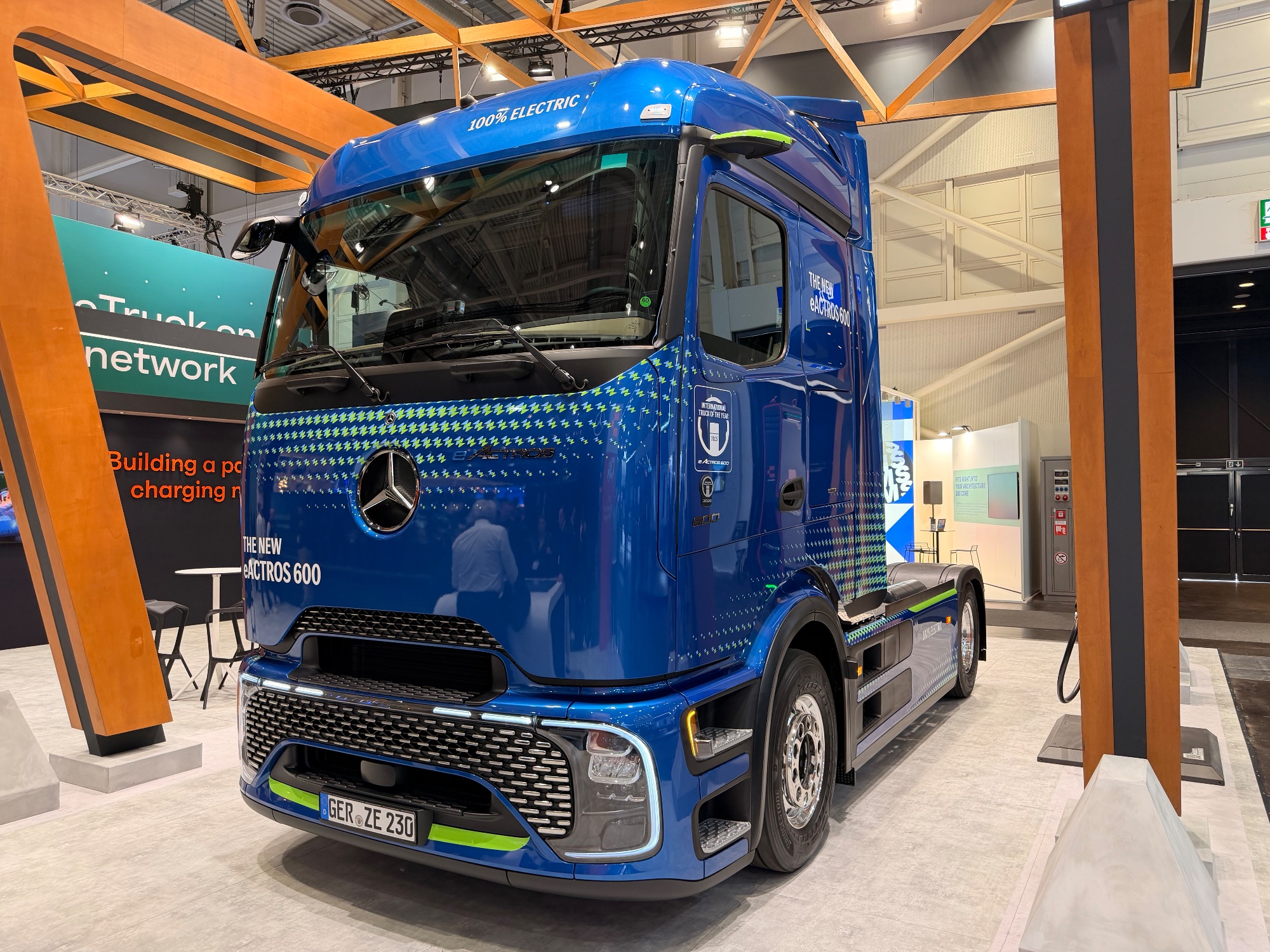 El Mercedes eActros 600 está diseñado para el transporte de larga distancia con propulsión eléctrica de batería.