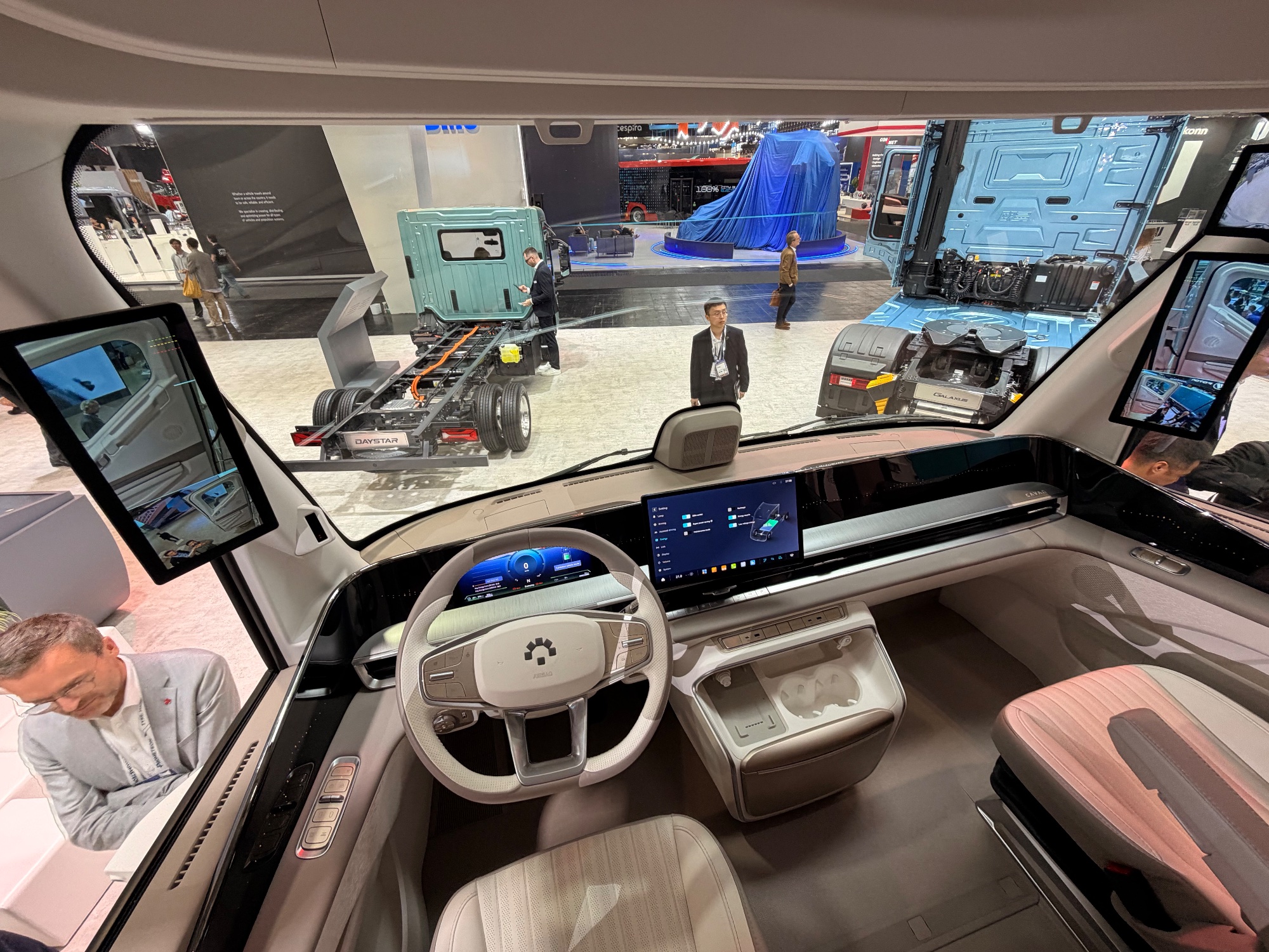 Según el fabricante, Foton utiliza en el Cavan una plataforma desarrollada específicamente para sistemas de propulsión electrificados.